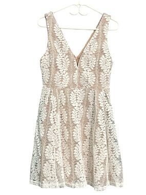 LULU’S Lace Overlay V Neck/Back Sleeveless Dress